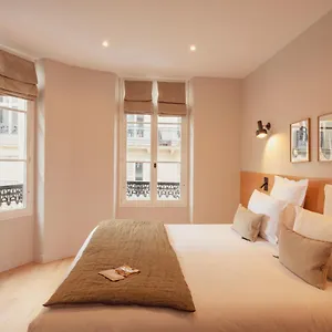 Tinah Paris, Champs Elysees Fransa